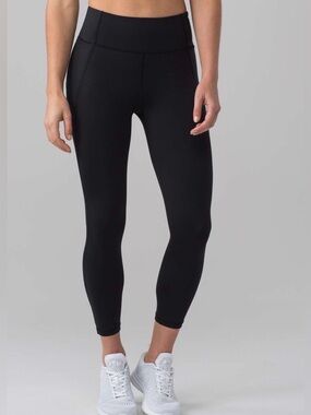 Lululemon final lap crop leggings size 4